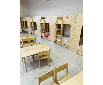 Łóżko piętrowe dla dzieci z szufladą i stelażem MIMI D Montessori Drewniane