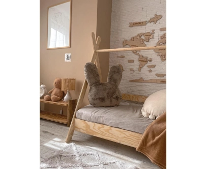 Łóżko domek dla dziecka z barierką i stelażem TIPI Montessori Drewniane