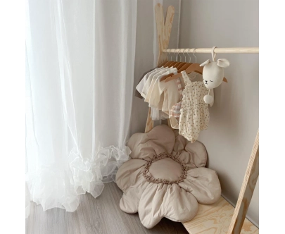 Wieszak na ubrania dla dzieci z półką na buty TIPI Montessori  Drewniany