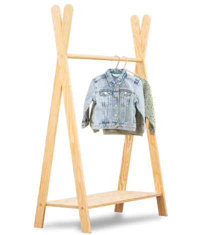 Drewniany wieszak dziecięcy TIPI w rozmiarze L wykonany ze sklejki sosnowej w kolorze naturalnego drewna